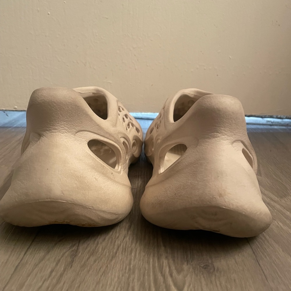 Yezzy Boost Bone colored - Picture 2 of 5